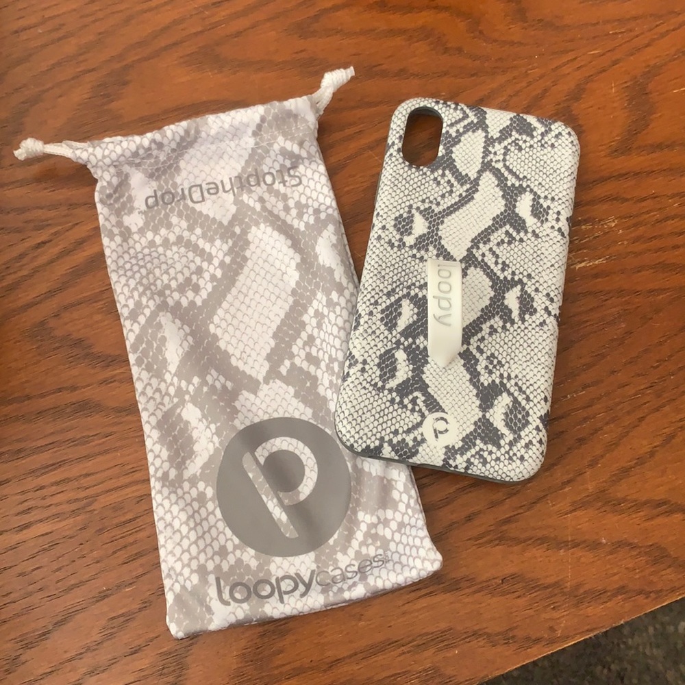 iPhone XR loopy case